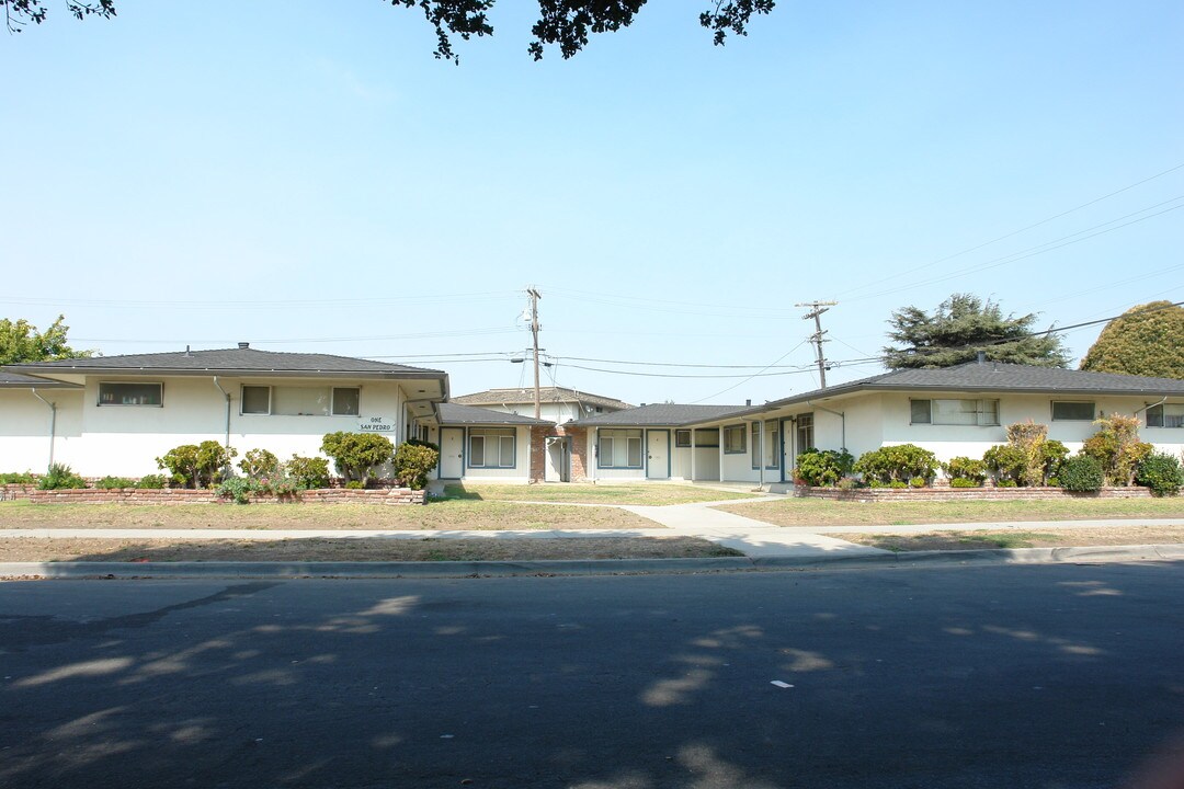 1 San Pedro St in Salinas, CA - Building Photo