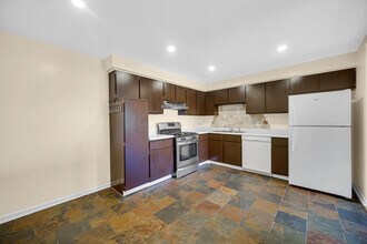 1211 Brown St in Des Plaines, IL - Building Photo - Building Photo