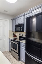 4033 NW Ozmun-Fully Furnished in Lawton, OK - Foto de edificio - Building Photo