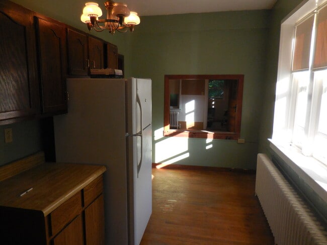 31 New Turnpike Rd, Unit 2 in Troy, NY - Building Photo - Building Photo