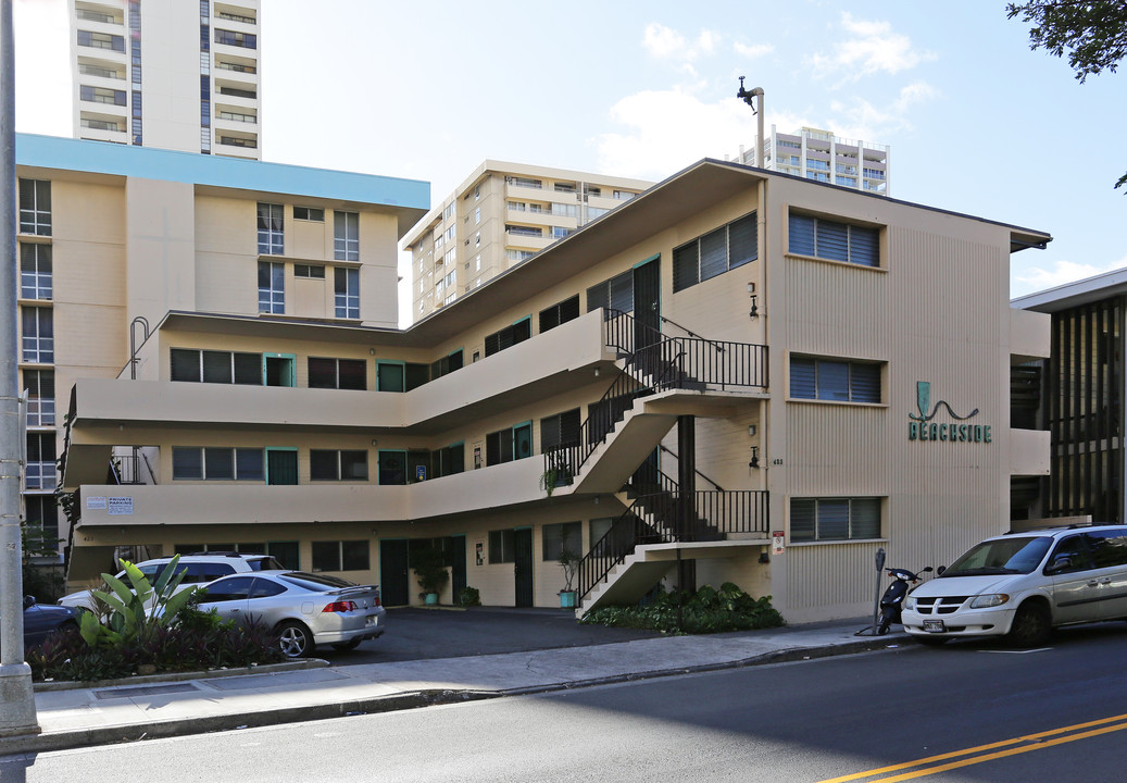 Beachside in Honolulu, HI - Building Photo