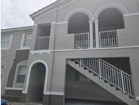 17720 NW 67th Ave in Hialeah, FL - Building Photo