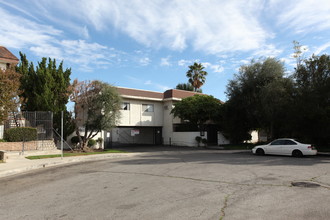 8530 Independence Apartments in Canoga Park, CA - Building Photo - Building Photo