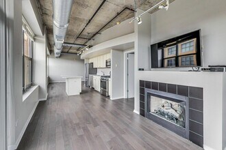 933 W Van Buren St in Chicago, IL - Building Photo - Building Photo