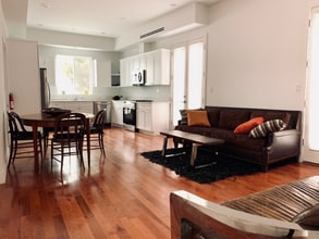 4225 Ince Blvd in Culver City, CA - Foto de edificio - Building Photo