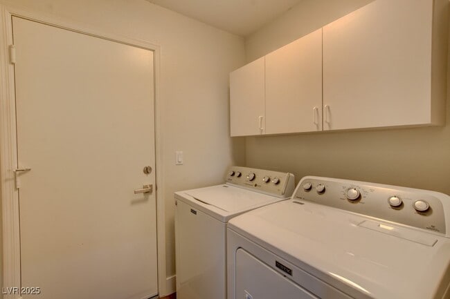 property at 9204 Sapphire Point Ave