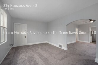 834 Hermosa Ave-Unit -2 in Cincinnati, OH - Building Photo - Building Photo