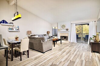 1644 Pala Lake Dr in Fallbrook, CA - Building Photo - Building Photo