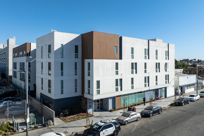 West Terrace Apartments in Los Angeles, CA - Building Photo - Primary Photo