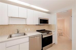 3401 N Country Club Dr, Unit # 311 in Aventura, FL - Building Photo