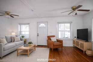 132 Bridge Rd in Salisbury, MA - Building Photo