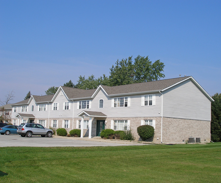 Stoney Meadow Apartments in Valparaiso, IN - Building Photo