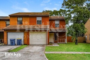 11461 Fort Caroline Lakes Dr in Jacksonville, FL - Building Photo