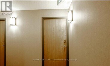 4205 Shipp Dr in Mississauga, ON - Building Photo - Building Photo