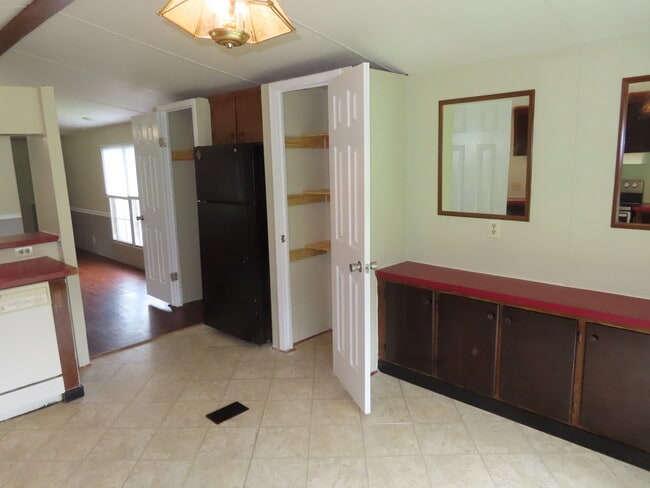 125 Oklahoma Ave in Oak Grove, KY - Building Photo - Building Photo