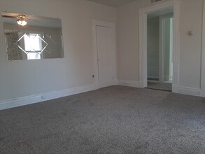 1120 Garfield Ave, Unit Apartment in Springfield, OH - Foto de edificio - Building Photo