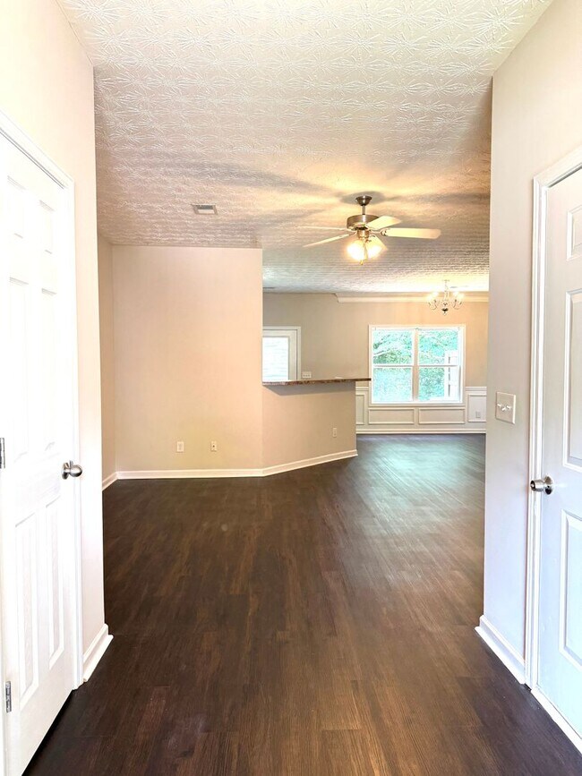 252 Ridge Mill Dr in Acworth, GA - Building Photo - Building Photo