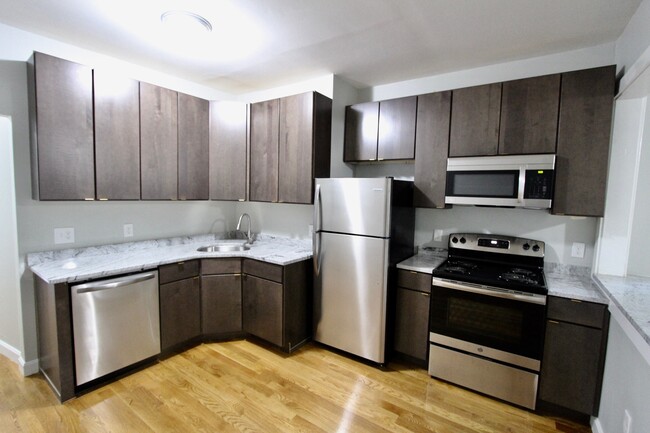 94 E Cottage St, Unit 2