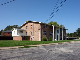 3002-3006 Green Acres Dr in Youngstown, OH - Building Photo