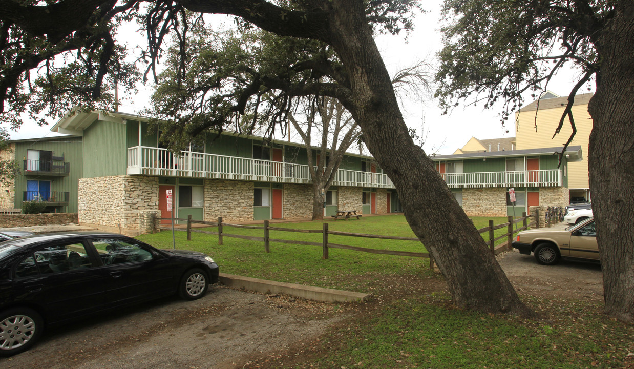 Cedar Ranch in Austin, TX - Building Photo