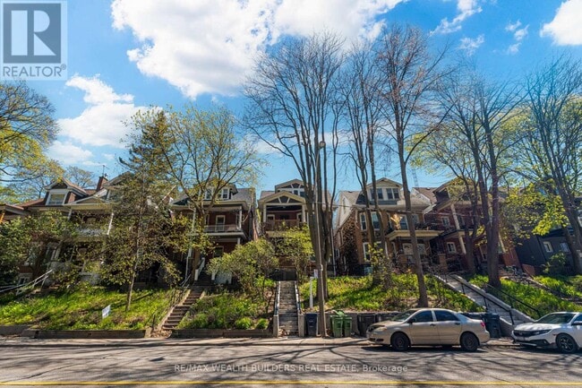 property at 163 Parkside Dr