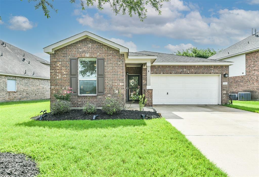 3303 Barnes Ln in Manvel, TX - Building Photo