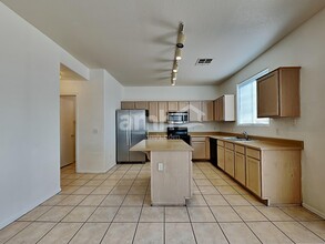 2014 N 104th Ave in Avondale, AZ - Building Photo - Building Photo