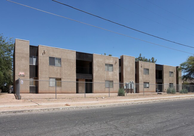 3802 E Monte Vista Dr in Tucson, AZ - Foto de edificio - Building Photo