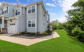 105 Castleton Rd in Princeton, NJ - Building Photo - Building Photo