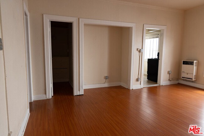 661 Shatto Pl in Los Angeles, CA - Building Photo - Building Photo