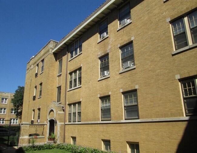 710 Seward St Rentals in Evanston, IL