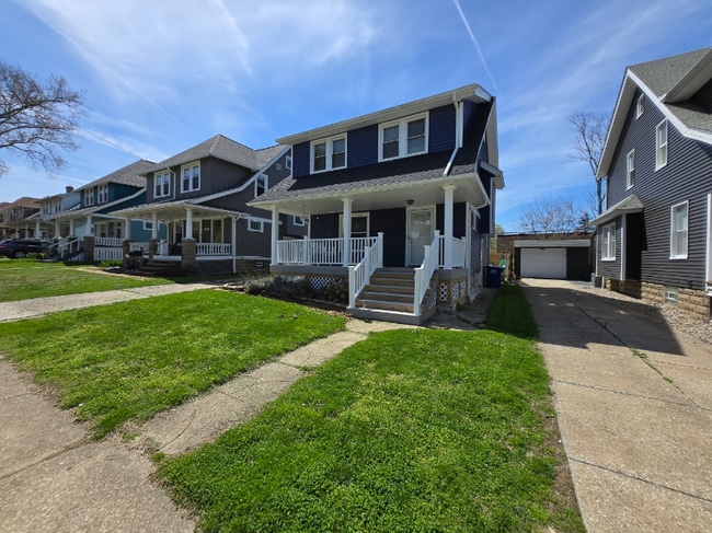 property at 1342 Lakewood Ave