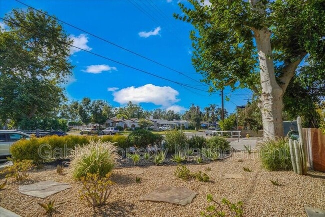 6060 Colfax Ave in Los Angeles, CA - Building Photo - Building Photo