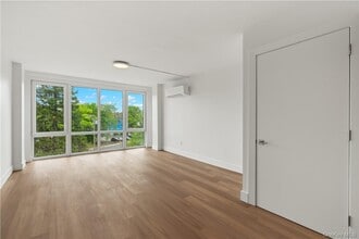 10 Lyon Pl in White Plains, NY - Foto de edificio - Building Photo