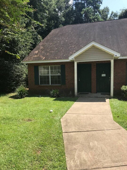 2525 Hartsfield Rd in Tallahassee, FL - Building Photo