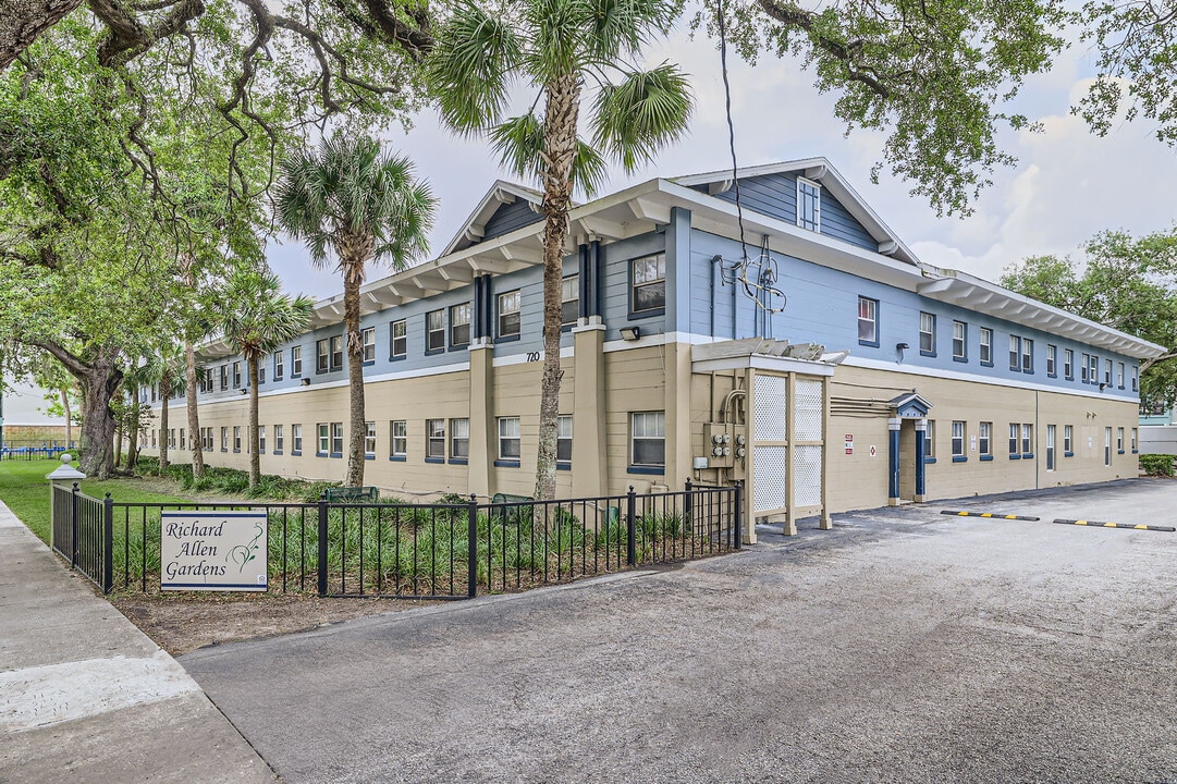 RICHARD ALLEN GARDENS in Orlando, FL - Building Photo