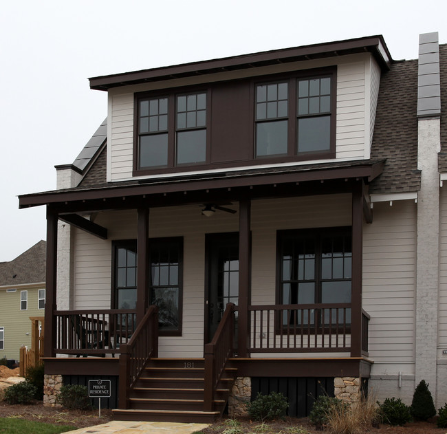 181 Tobacco Farm Way in Chapel Hill, NC - Foto de edificio - Building Photo