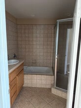 737 S Walnut Ave in Brea, CA - Foto de edificio - Building Photo