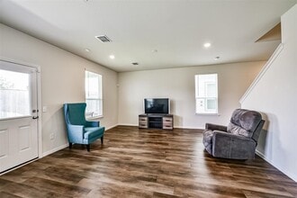 11627 Braemar Village Dr in Tomball, TX - Building Photo - Building Photo