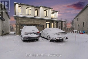 540 Tahoe Hts in Ottawa, ON - Building Photo