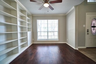 4204 Seminole Dr in Pearland, TX - Foto de edificio - Building Photo