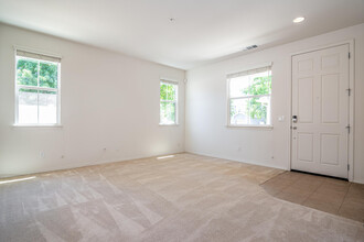 3591 Sacramento Dr, Unit 3 in San Luis Obispo, CA - Building Photo - Building Photo