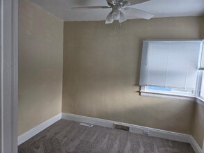 1009 N Webster St in Saginaw, MI - Foto de edificio - Building Photo