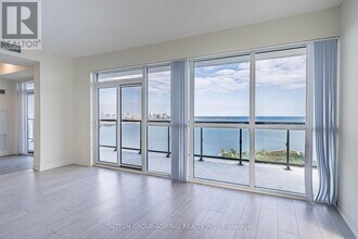 38 Annie Craig Dr in Toronto, ON - Building Photo - Building Photo