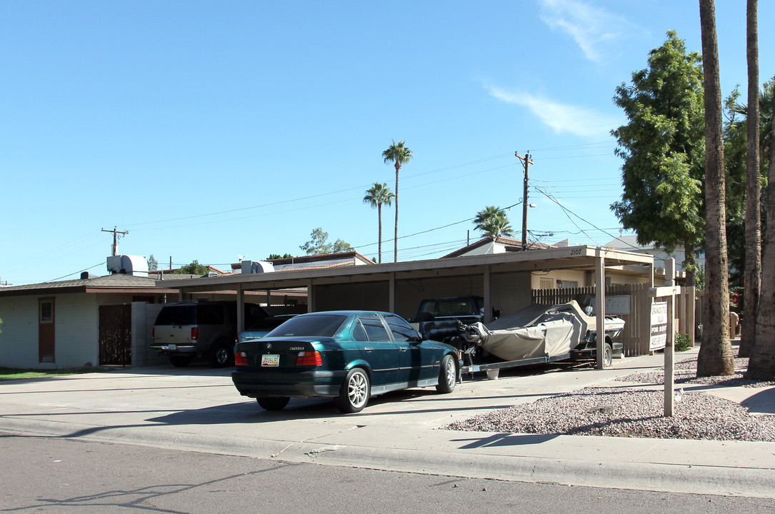 The Newport in Tempe, AZ - Building Photo