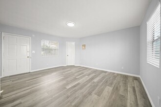 6515-6521 S Avalon Blvd in Los Angeles, CA - Building Photo - Building Photo