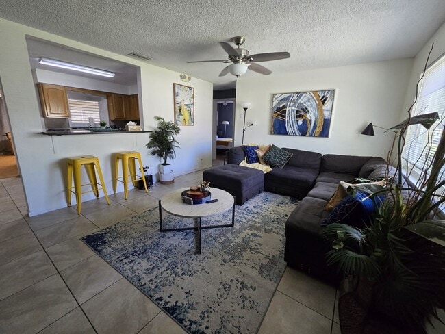 1430 Parkview Ln in Largo, FL - Building Photo - Building Photo