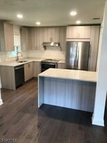 19 Hewetson Rd in Denville, NJ - Building Photo