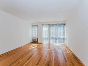 2933 N Sheridan Rd-Unit -29331103 in Chicago, IL - Building Photo - Building Photo