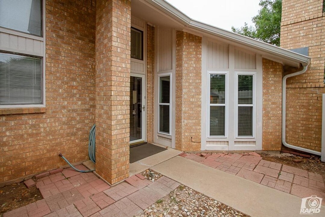 3905 Driftwood Dr in San Angelo, TX - Building Photo